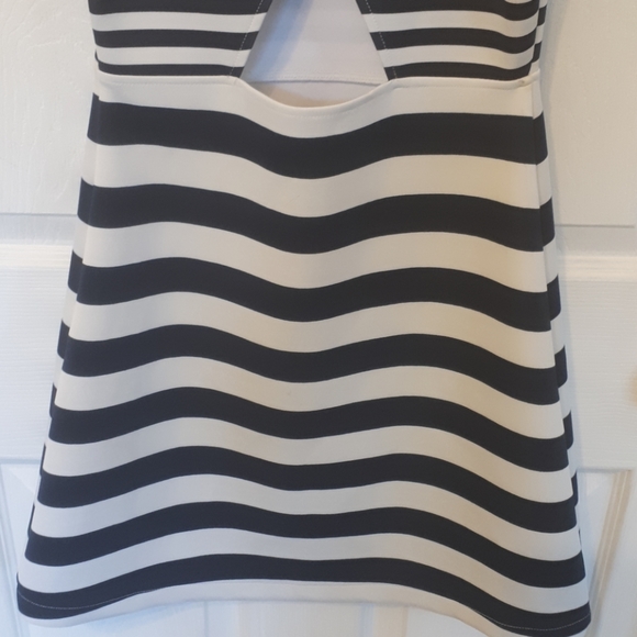 LADIES ABERCROMBIE AND FITCH DRESS - Picture 7 of 7